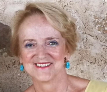 Imagen de la secretaria de la asociación, Dª Mª Dolores Cantos Alonso